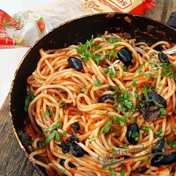 Spaghete a la Puttanesca